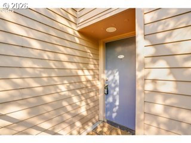 910 Nw NAITO Pkwy I23, Portland, OR 97209