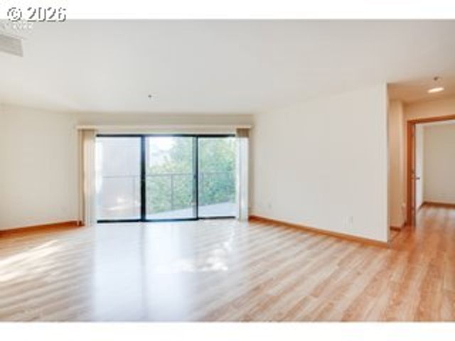 910 Nw NAITO Pkwy I23, Portland, OR 97209