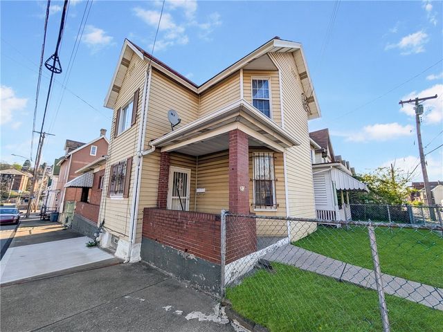 201 Comrie Ave, Braddock, PA 15104