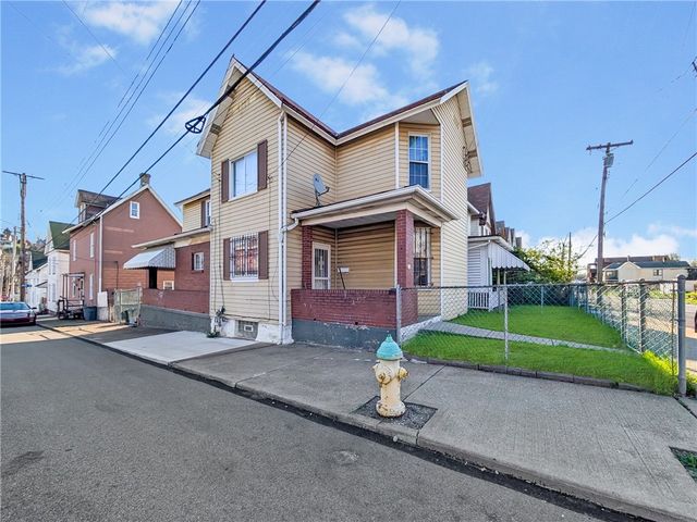 201 Comrie Ave, Braddock, PA 15104