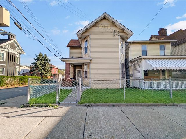201 Comrie Ave, Braddock, PA 15104