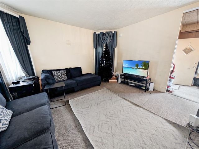201 Comrie Ave, Braddock, PA 15104