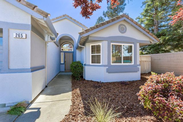 265 Snowy River Ct, Roseville, CA 95747