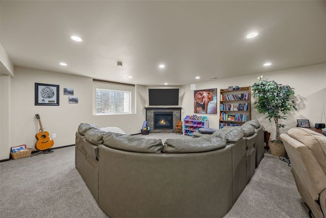 7413 Summerset Avenue NE, Cedar Rapids, IA 52402