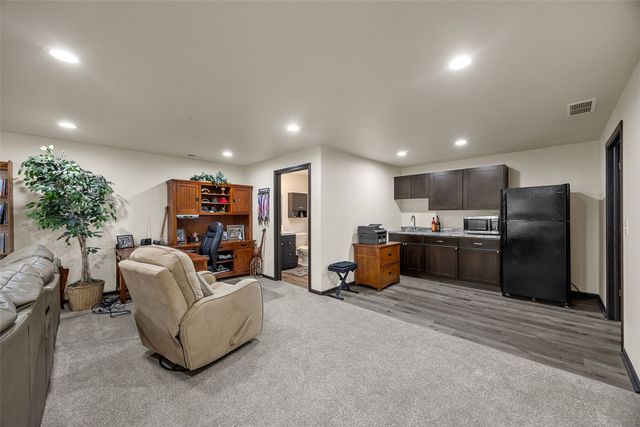 7413 Summerset Avenue NE, Cedar Rapids, IA 52402
