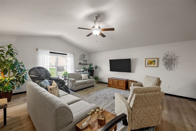 7413 Summerset Avenue NE, Cedar Rapids, IA 52402