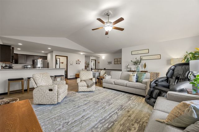 7413 Summerset Avenue NE, Cedar Rapids, IA 52402