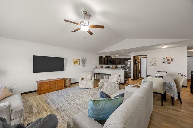 7413 Summerset Avenue NE, Cedar Rapids, IA 52402