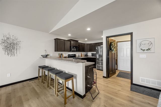 7413 Summerset Avenue NE, Cedar Rapids, IA 52402
