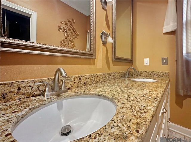 5341 Riverbend Blvd, Baton Rouge, LA 70820