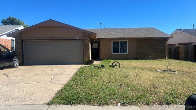 217 S 183rd East Avenue, Tulsa, OK 74108