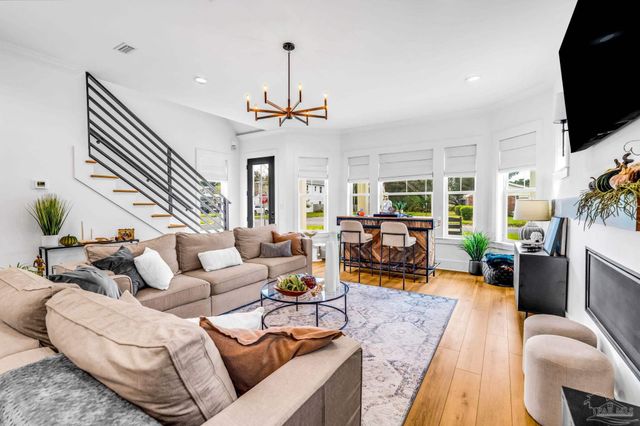 1028 E Yonge St, Pensacola, FL 32503