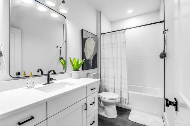 1028 E Yonge St, Pensacola, FL 32503