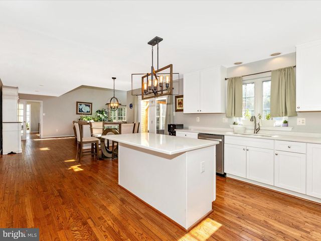 13681 SAMHILL DR, Mount Airy, MD 21771