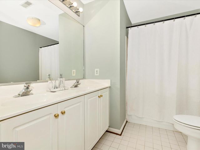 13681 SAMHILL DR, Mount Airy, MD 21771