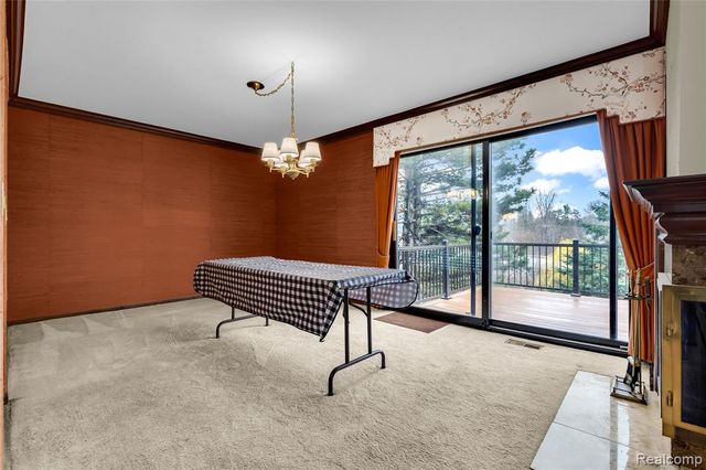 29118 E Chanticleer Drive, Southfield, MI 48034