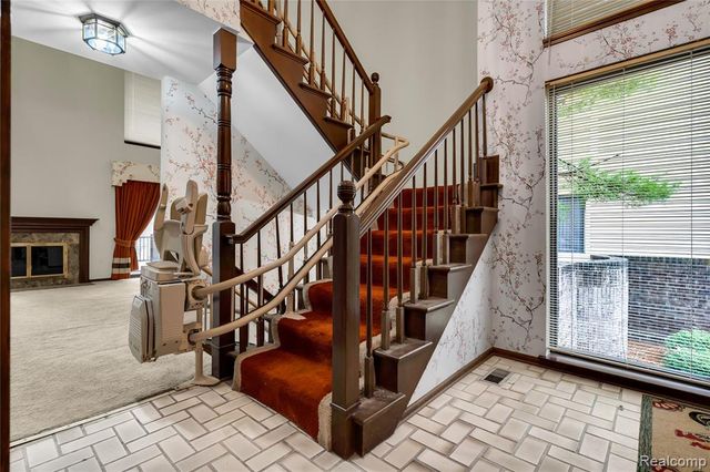 29118 E Chanticleer Drive, Southfield, MI 48034