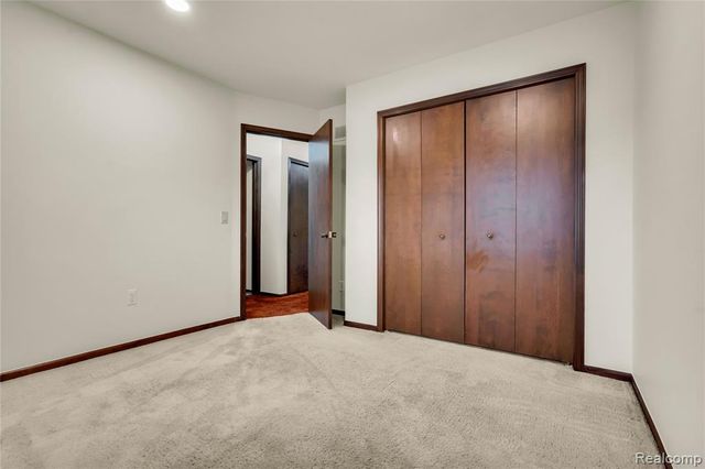 29118 E Chanticleer Drive, Southfield, MI 48034