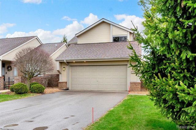 29118 E Chanticleer Drive, Southfield, MI 48034