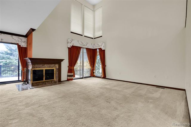 29118 E Chanticleer Drive, Southfield, MI 48034