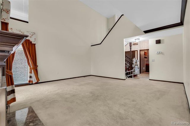 29118 E Chanticleer Drive, Southfield, MI 48034