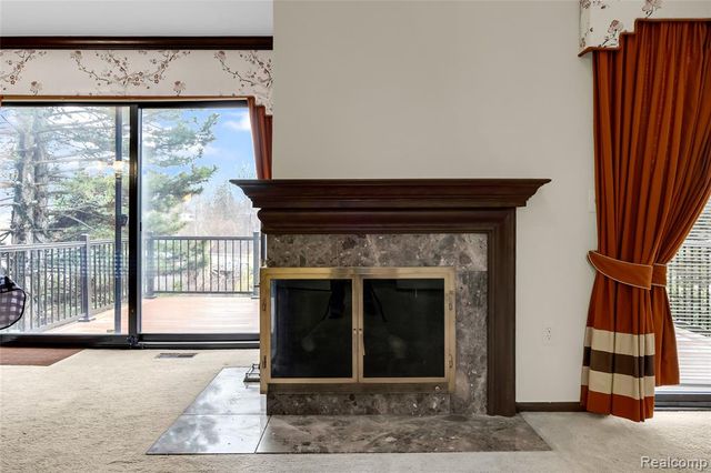 29118 E Chanticleer Drive, Southfield, MI 48034
