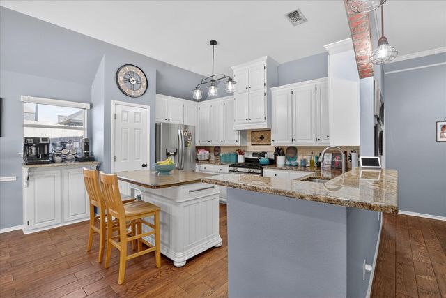 324 Woodcrest Drive, Saginaw, TX 76179