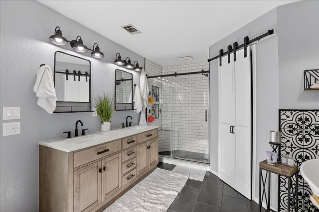 324 Woodcrest Drive, Saginaw, TX 76179