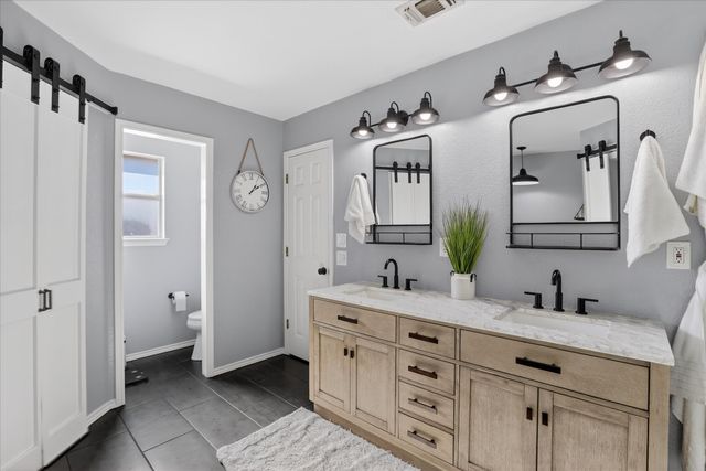 324 Woodcrest Drive, Saginaw, TX 76179