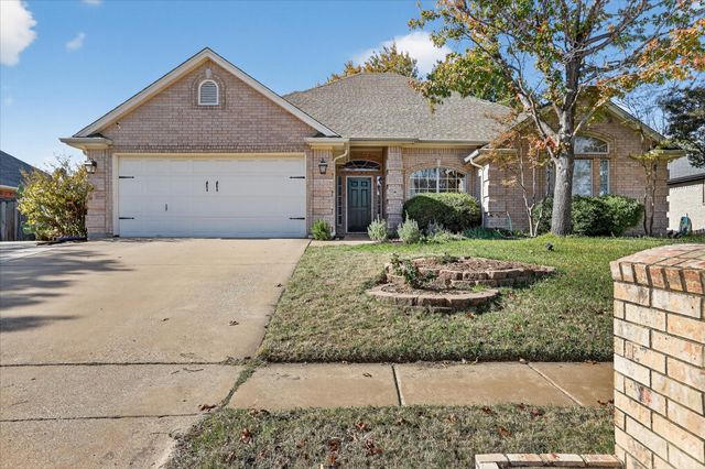 324 Woodcrest Drive, Saginaw, TX 76179