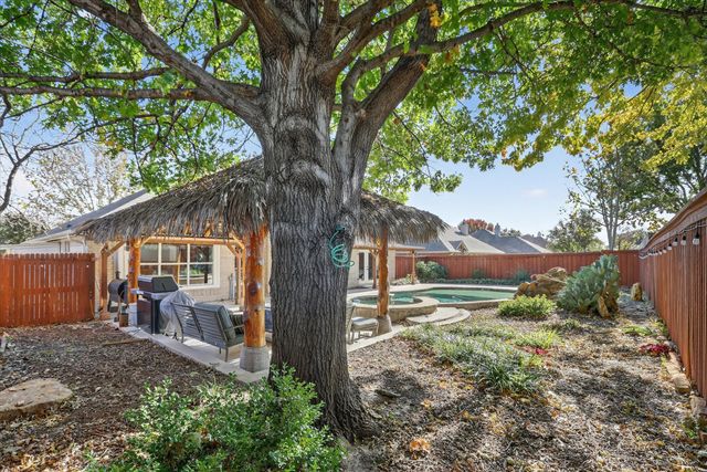 324 Woodcrest Drive, Saginaw, TX 76179