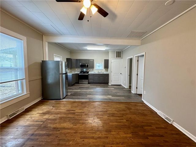 502 E Jefferson Street, Pittsburg, KS 66762