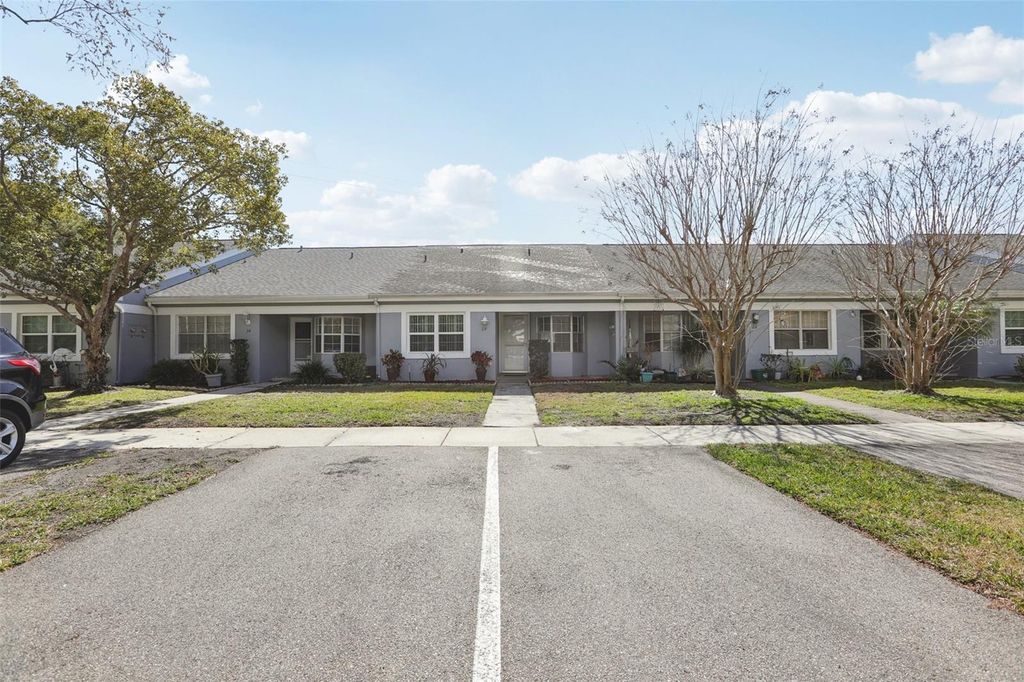 Image 2 of property listing at 28 BRIGTON COURT, Safety Harbor, FL 34695