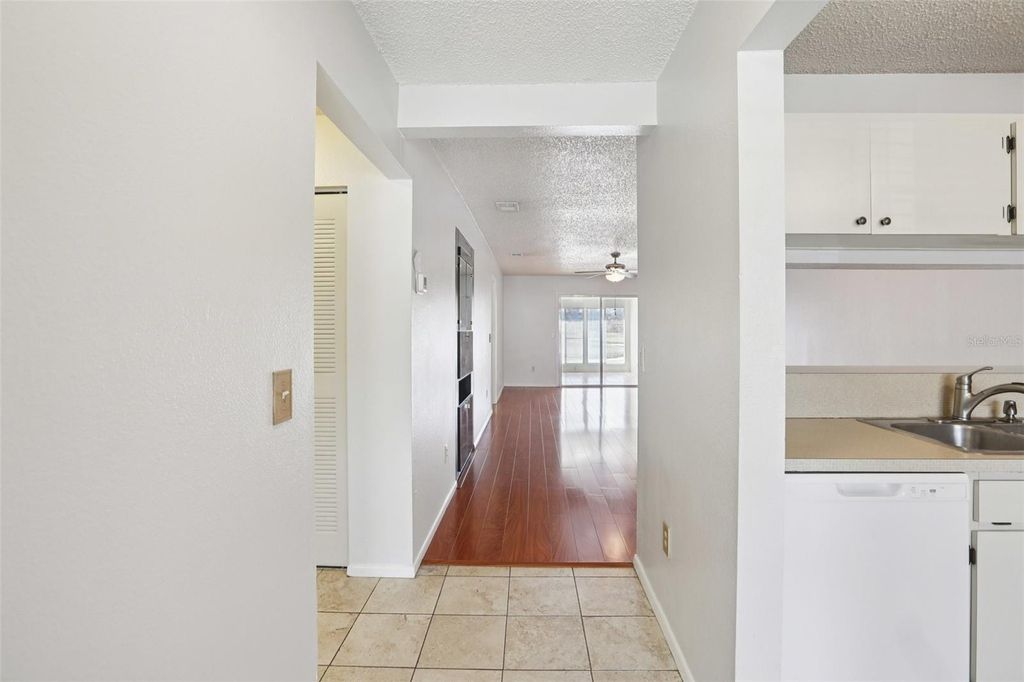 Image 4 of property listing at 28 BRIGTON COURT, Safety Harbor, FL 34695