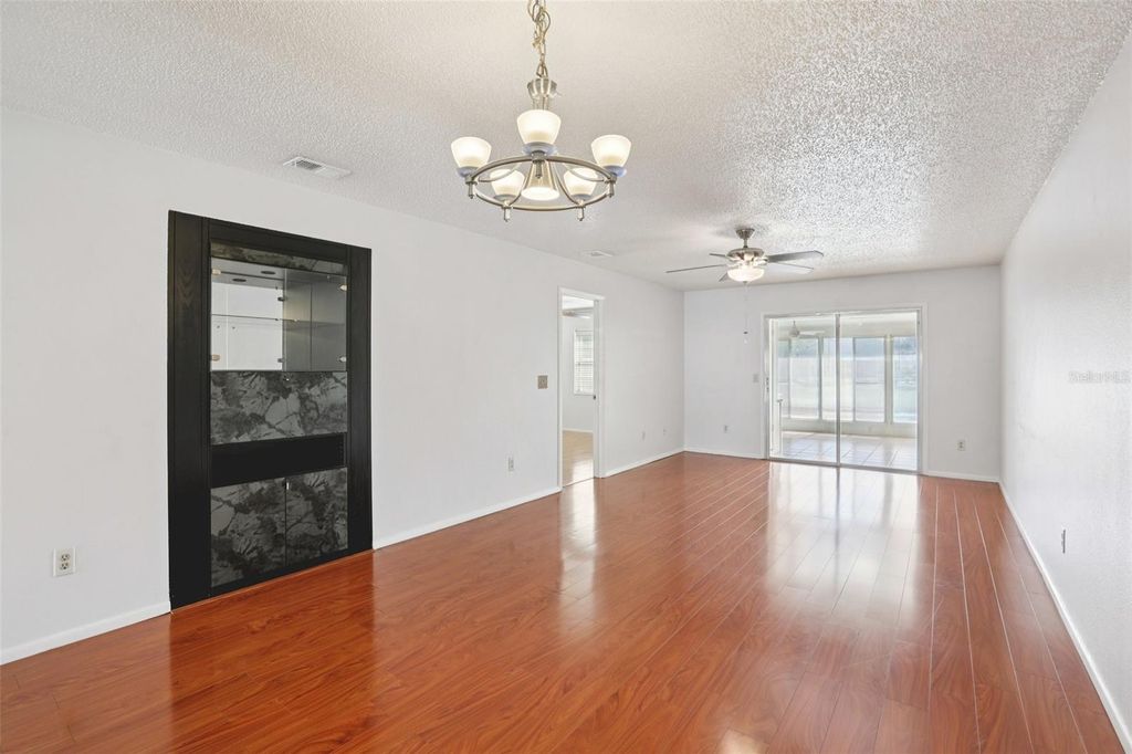 Image 8 of property listing at 28 BRIGTON COURT, Safety Harbor, FL 34695