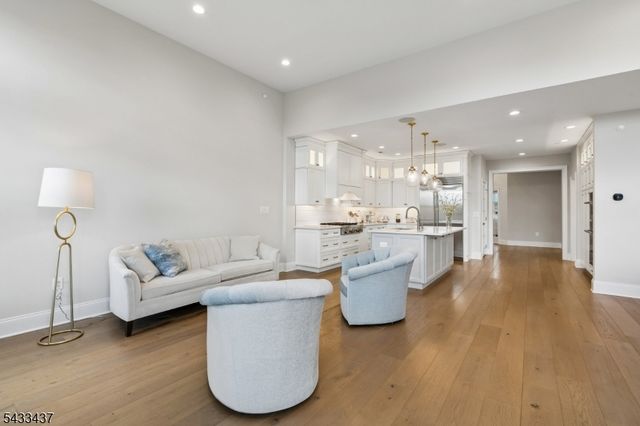 6 Concord Ct, Warren Twp., NJ 07059