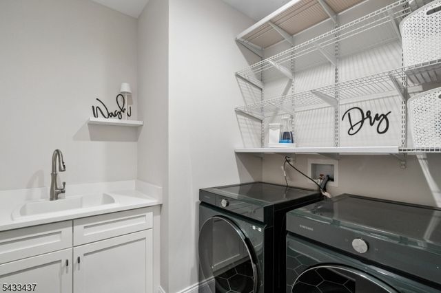 6 Concord Ct, Warren Twp., NJ 07059