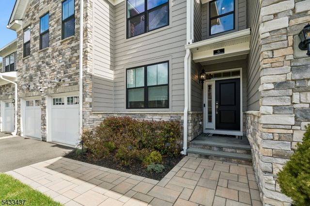 6 Concord Ct, Warren Twp., NJ 07059