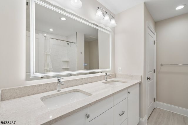 6 Concord Ct, Warren Twp., NJ 07059