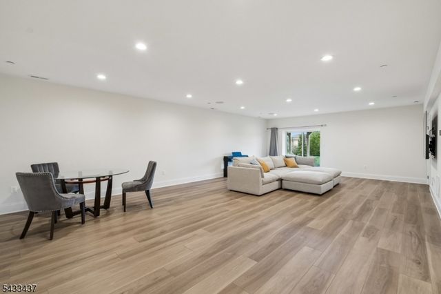 6 Concord Ct, Warren Twp., NJ 07059