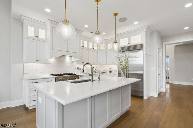 6 Concord Ct, Warren Twp., NJ 07059