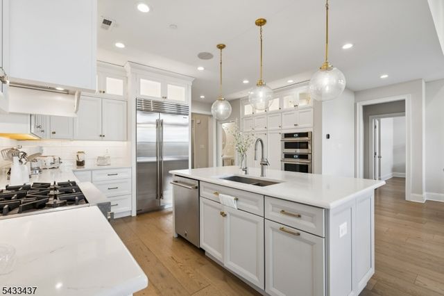 6 Concord Ct, Warren Twp., NJ 07059