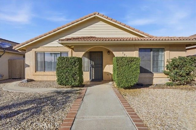 3050 Del Flora Dr, Hemet, CA 92545