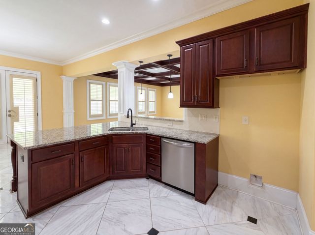332 Warwick Place, Mcdonough, GA 30253