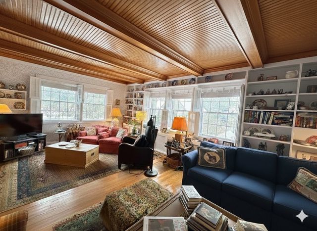 502 S I Oka Avenue, Mount Prospect, IL 60056