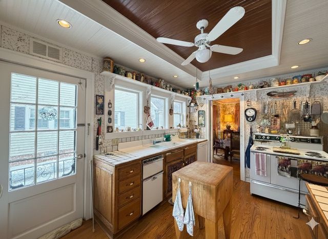 502 S I Oka Avenue, Mount Prospect, IL 60056