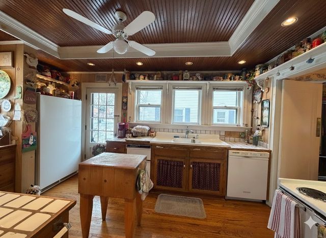 502 S I Oka Avenue, Mount Prospect, IL 60056