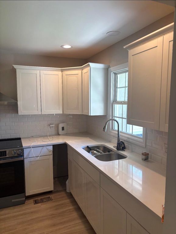 Image 4 of property listing at 335 Estates Drive, Walterboro, SC 29488