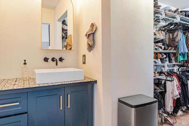 8061 Elphick Rd, Sebastopol, CA 95472