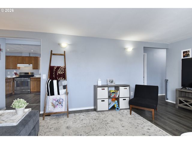 206 Sw 4TH St, Troutdale, OR 97060